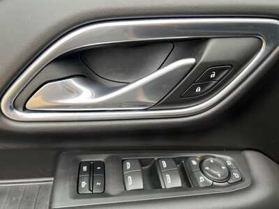2021 GMC Yukon XL, $38600. Photo 10
