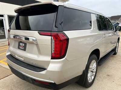 2021 GMC Yukon XL, $38600. Photo 8