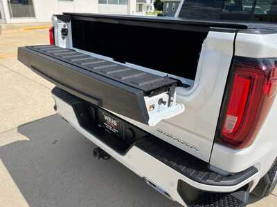 2023 GMC 1500 Crew Cab, $49800. Photo 11