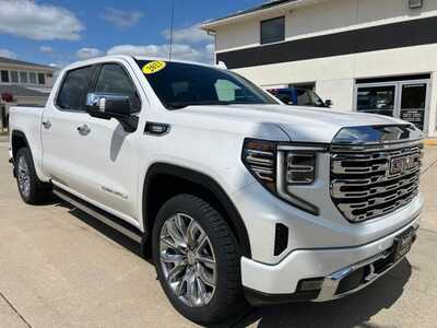 2023 GMC 1500 Crew Cab, $49800. Photo 2