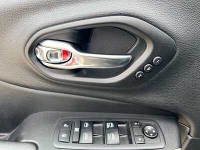2018 Jeep Cherokee, $0. Photo 9