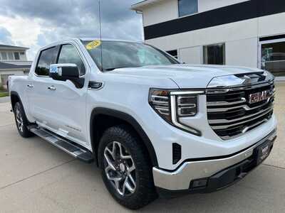 2024 GMC 1500 Crew Cab, $46900. Photo 2