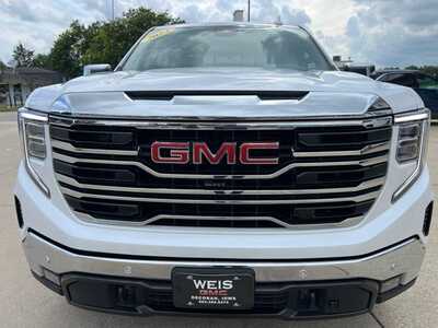 2024 GMC 1500 Crew Cab, $46900. Photo 3