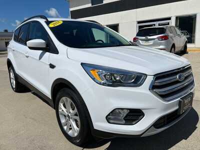 2018 Ford Escape, $14900. Photo 2