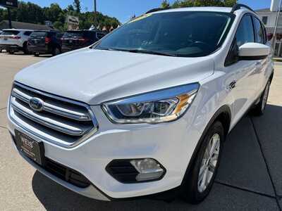 2018 Ford Escape, $14900. Photo 4