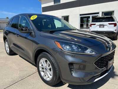 2020 Ford Escape, $12200. Photo 2