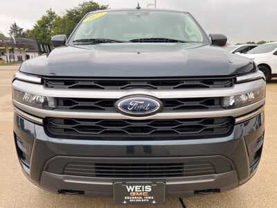 2022 Ford Expedition, $33700. Photo 3