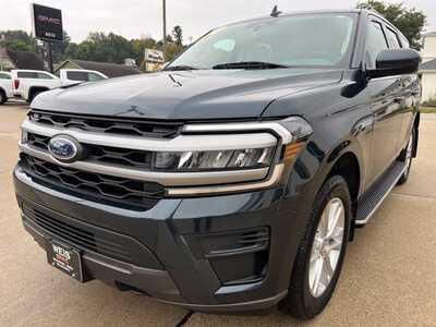 2022 Ford Expedition, $33700. Photo 4
