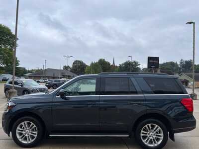 2022 Ford Expedition, $33700. Photo 5