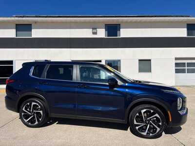 2024 Mitsubishi Outlander, $22300. Photo 1