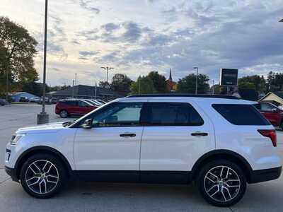 2018 Ford Explorer, $20400. Photo 5