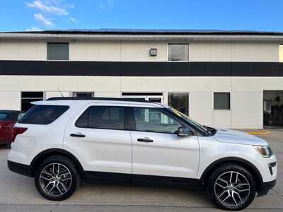 2018 Ford Explorer, $20400. Photo 1