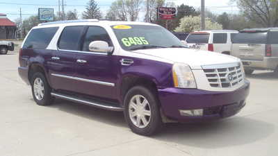 2007 Cadillac Escalade ESV, $5495. Photo 2