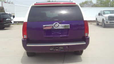 2007 Cadillac Escalade ESV, $5495. Photo 4