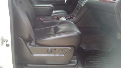 2008 Cadillac Escalade EXT, $12500. Photo 5