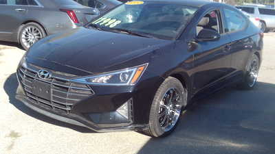 2020 Hyundai Elantra, $16998. Photo 2