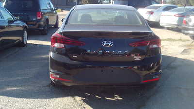 2020 Hyundai Elantra, $17998. Photo 4