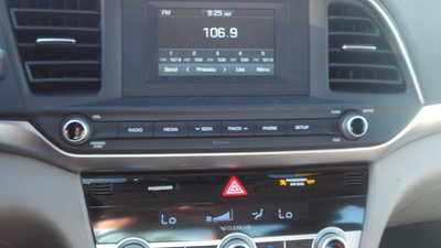 2020 Hyundai Elantra, $16998. Photo 10