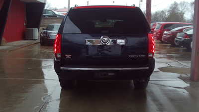 2008 Cadillac Escalade ESV, $6995. Photo 4