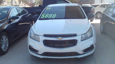 2016 Chevrolet Cruze, $5888. Photo 3