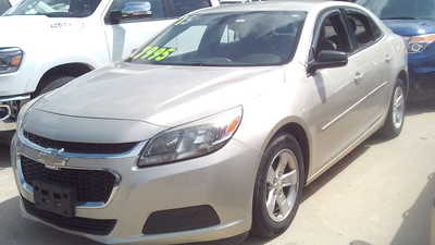 2015 Chevrolet Malibu, $7995. Photo 2