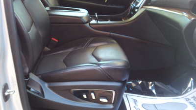 2018 Cadillac Escalade ESV, $28998. Photo 7