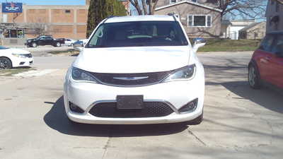 2020 Chrysler Pacifica, $13995. Photo 3