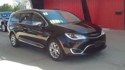 2017 Chrysler Pacifica, $13500. Photo 1