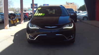 2017 Chrysler Pacifica, $13500. Photo 3