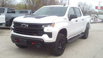 2023 Chevrolet 1500 Crew Cab, $47998. Photo 2