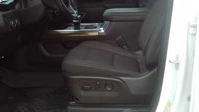 2023 Chevrolet 1500 Crew Cab, $52998. Photo 5