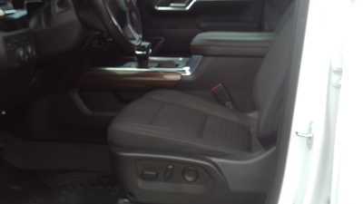 2023 Chevrolet 1500 Crew Cab, $52998. Photo 6