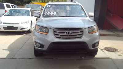 2011 Hyundai Santa Fe, $5444. Photo 3
