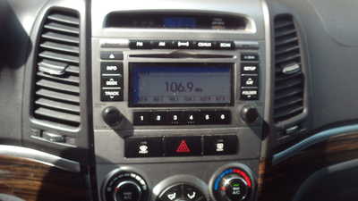 2011 Hyundai Santa Fe, $5444. Photo 11