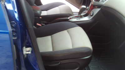 2013 Chevrolet Cruze, $5995. Photo 7