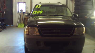 2002 Ford Explorer, $1200. Photo 2