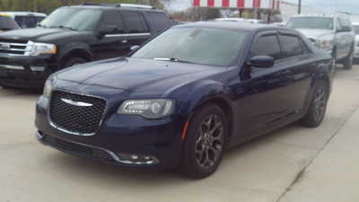 2016 Chrysler 300, $8998. Photo 2
