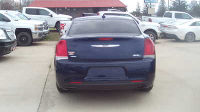 2016 Chrysler 300, $8998. Photo 4