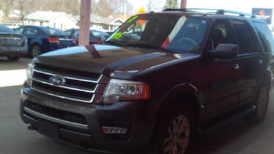 2017 Ford Expedition, $7995. Photo 2