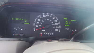 2000 Lincoln Town Car, $2495. Photo 9