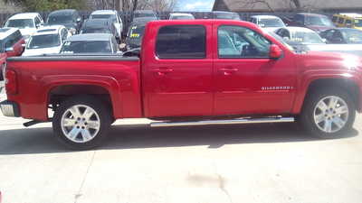 2007 Chevrolet 1500 Crew Cab, $6495. Photo 3
