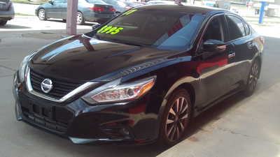 2017 Nissan Altima, $8995. Photo 2