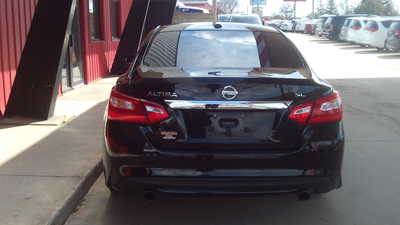 2017 Nissan Altima, $8995. Photo 3