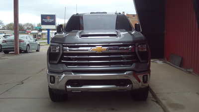 2024 Chevrolet 2500 Crew Cab, $61998. Photo 3