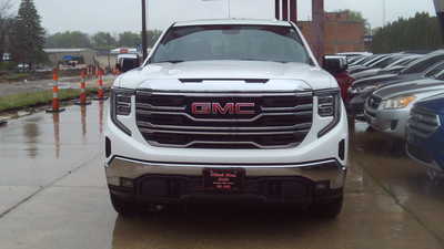 2023 GMC 1500 Crew Cab, $40998. Photo 3