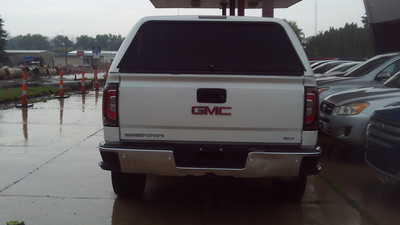 2018 GMC 1500 Crew Cab, $18998. Photo 4
