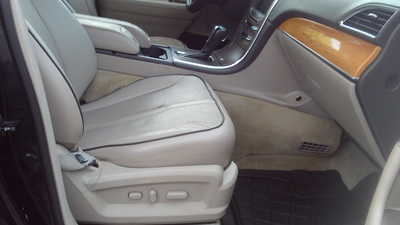 2011 Lincoln MKX, $5495. Photo 7