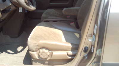 2004 Honda CR-V, $5695. Photo 5