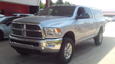 2017 RAM 2500 Crew Cab, $. Photo 2