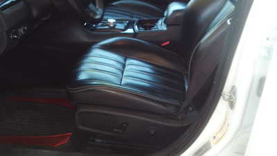 2017 Chrysler 300, $9995. Photo 5
